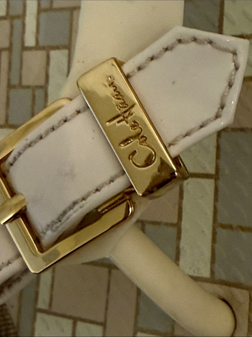 Cole Haan Womens 8B Geometric Buckle Flip Flop Sandals Cream D28449 - Picture 8 of 8